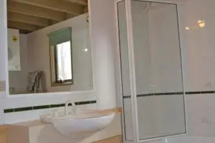 Room 7 of 11