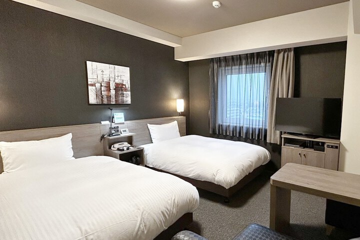 Room 8 of 36