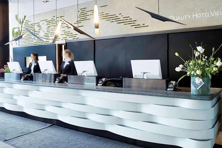 Entrance & Lobby