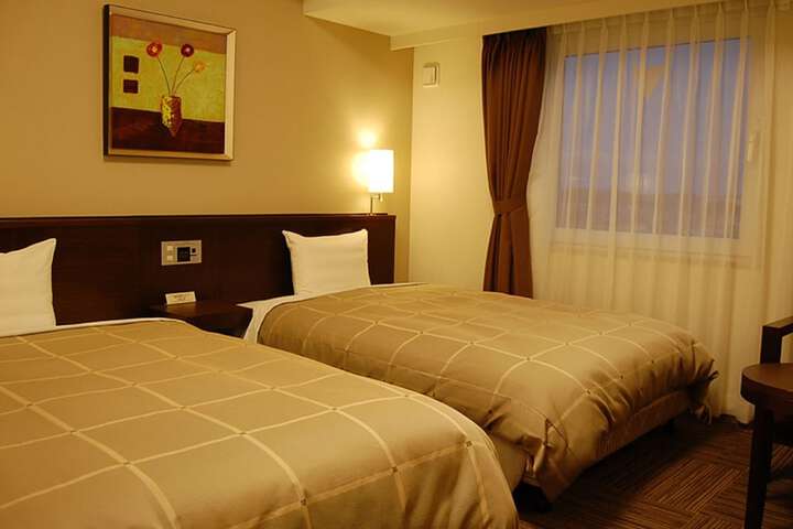 Room 6 of 27