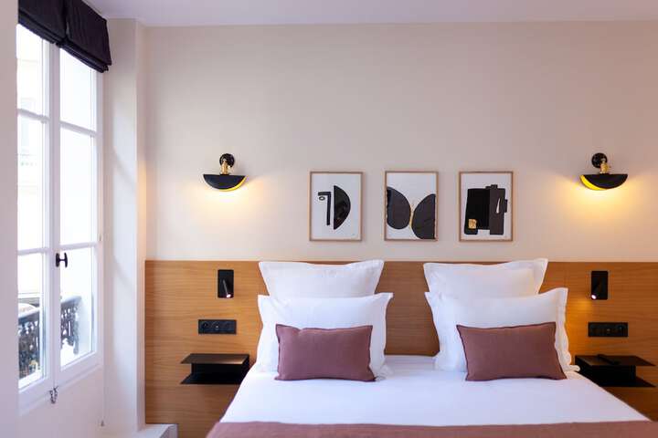 Room 10 of 27