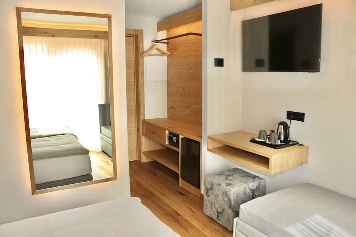 Room 15 of 131