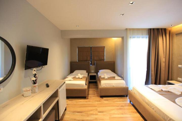 Room 20 of 143