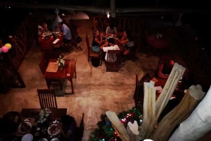 Dining 41 of 110