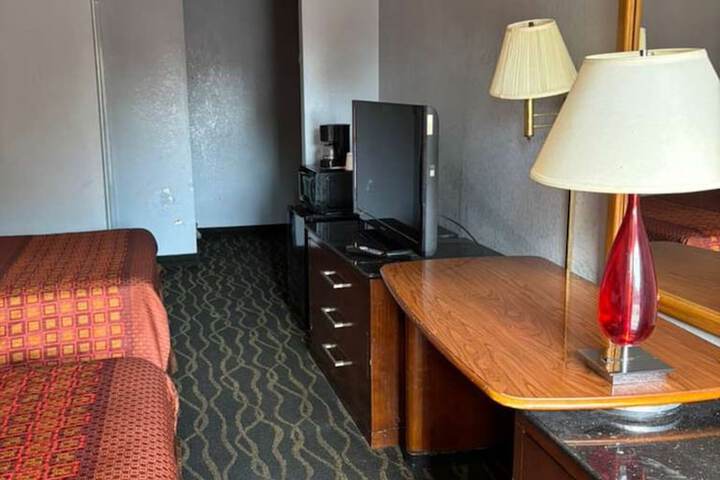 Room 3 of 7