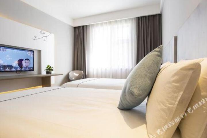 Photo of Baiyulan Hotel (Qinghai Provincial Museum Store on Xining Limeng Pedestrian Street)