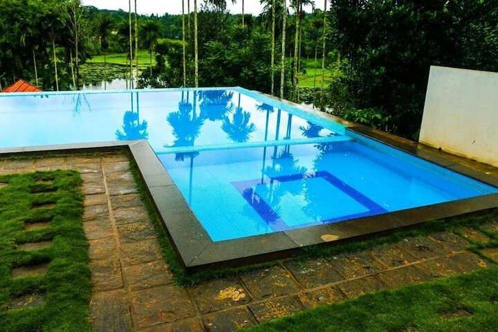 Pool 4 of 10