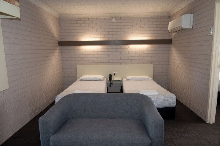 Room 7 of 82