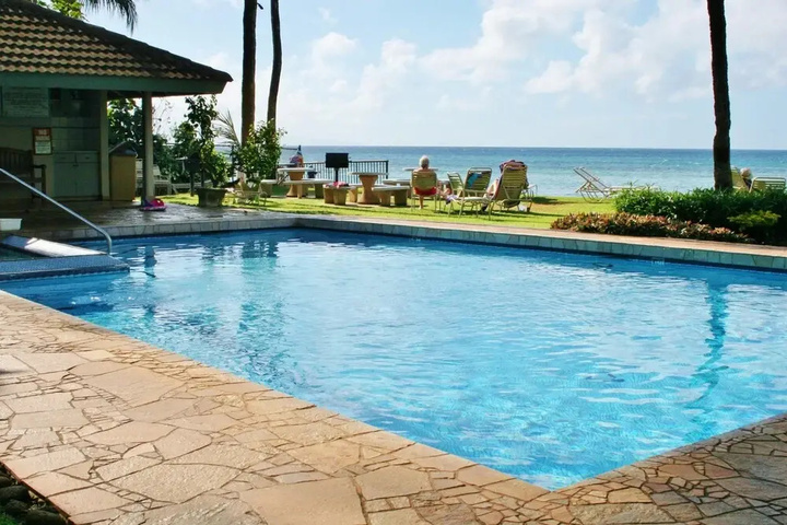 Pool 10 of 21