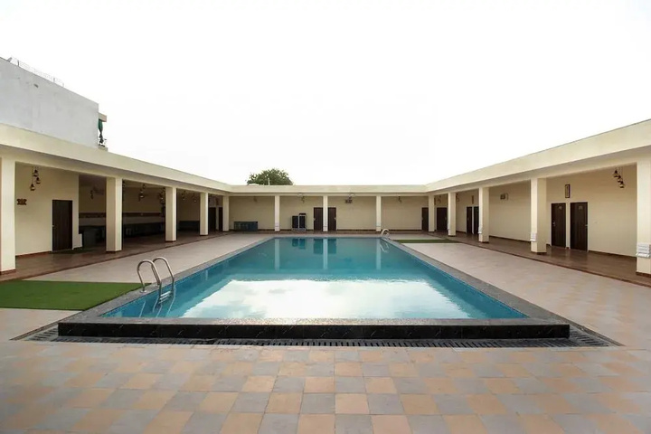 Pool 14 of 14