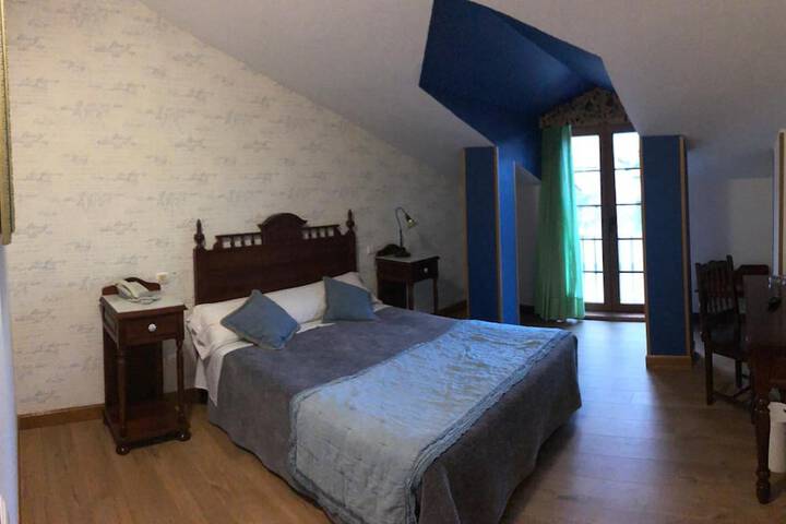 Room 10 of 27