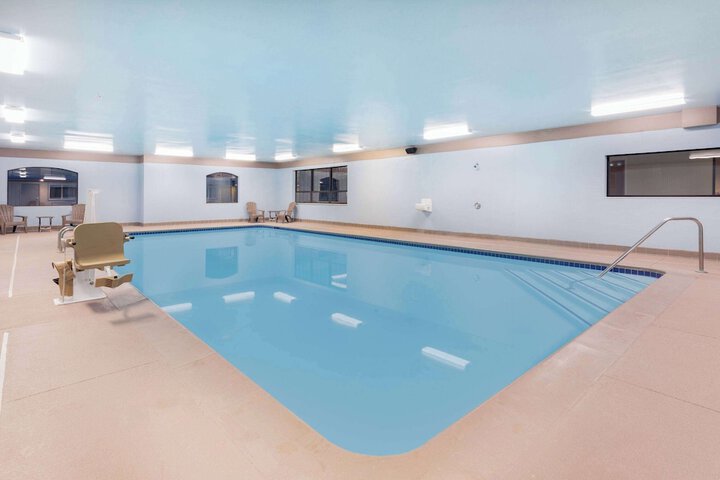 Pool 35 of 45