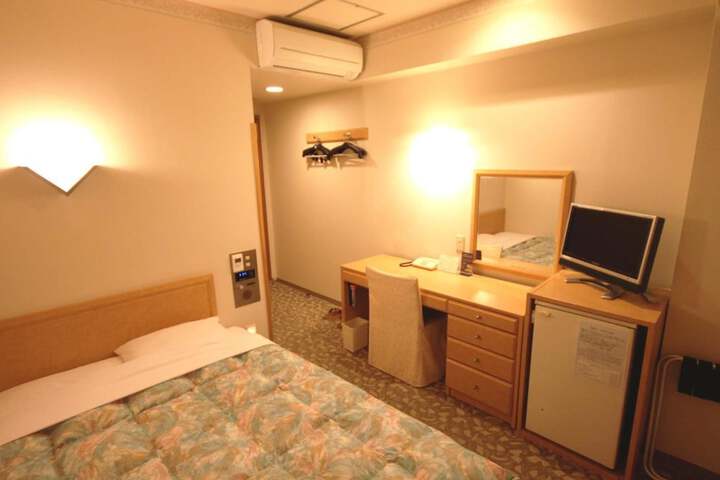 Room 8 of 53