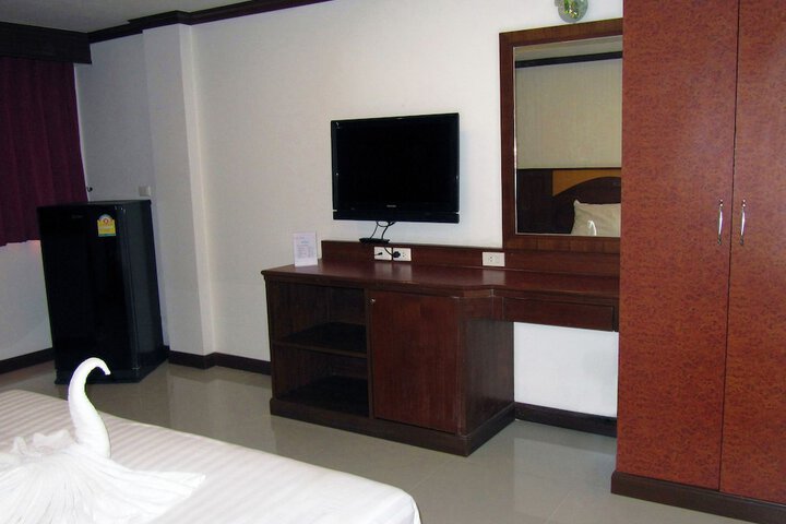 Room 6 of 7