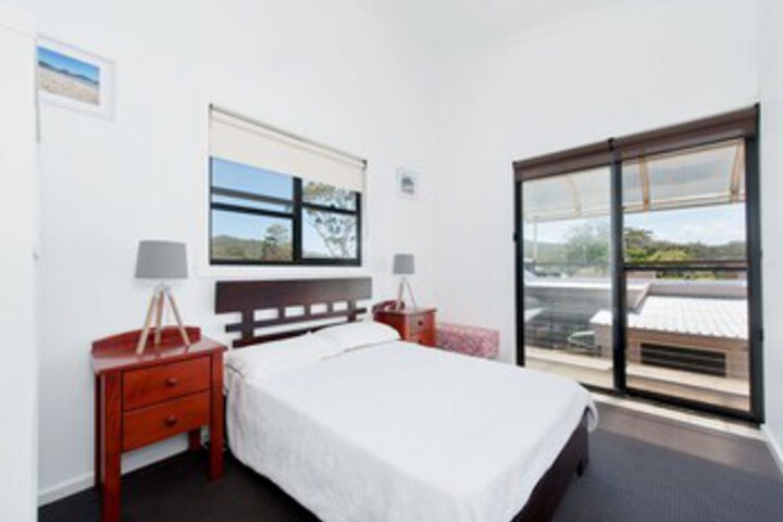 Room 8 of 16