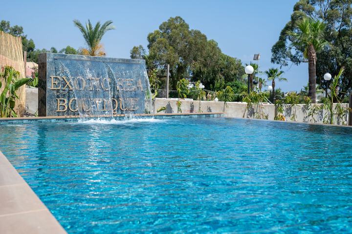 Pool 18 of 25
