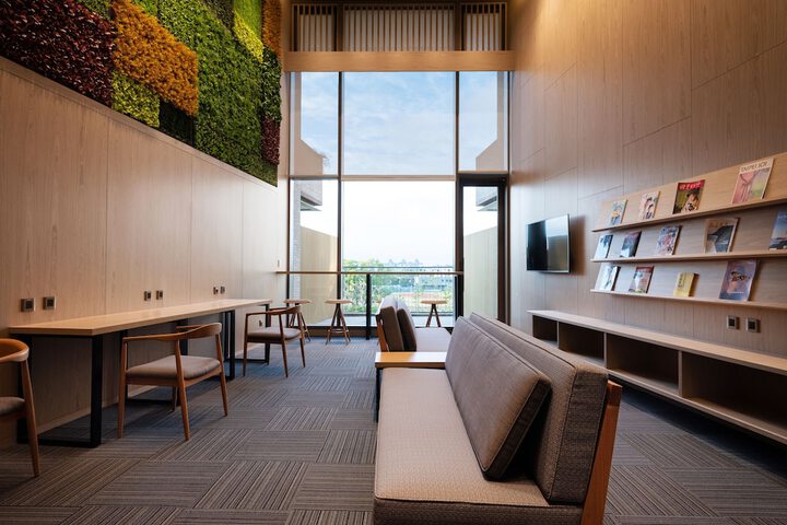 Business Center 75 of 82