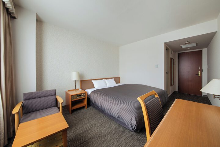 Room 12 of 73