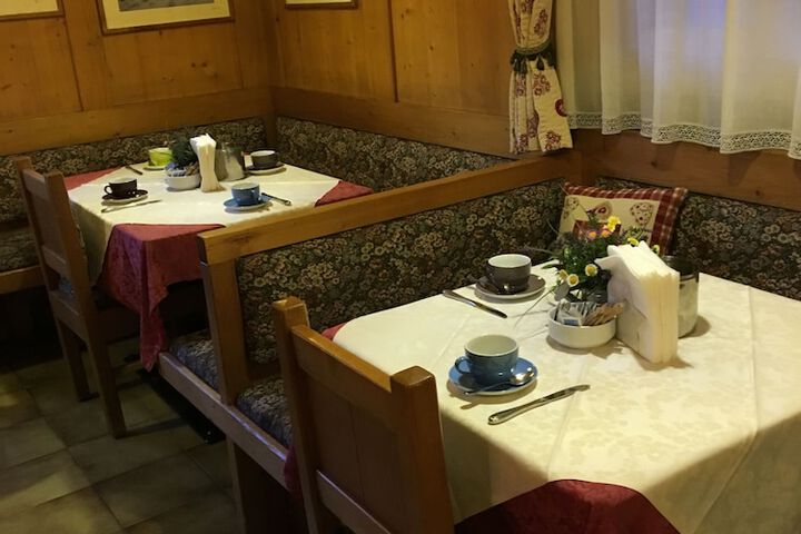 Breakfast/Coffee Service 19 of 62