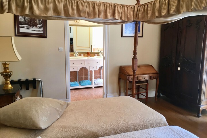 Room 16 of 125