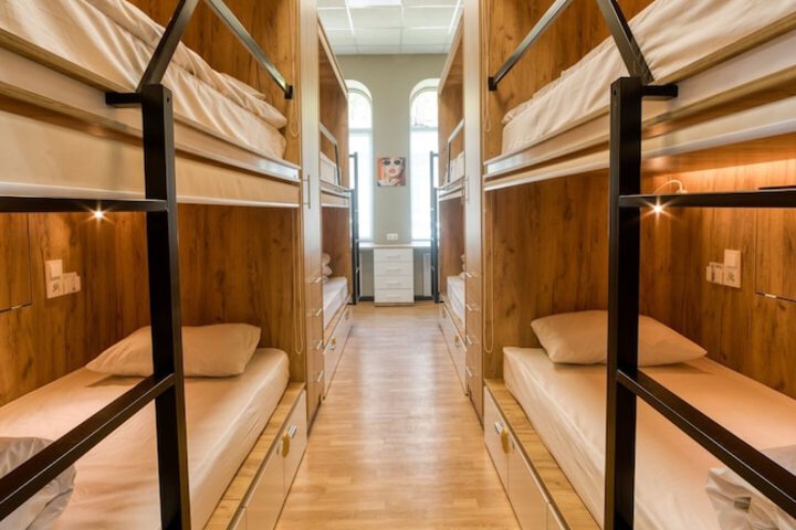 Room 6 of 73