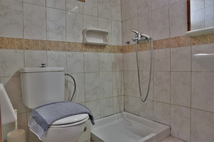 Room 14 of 38