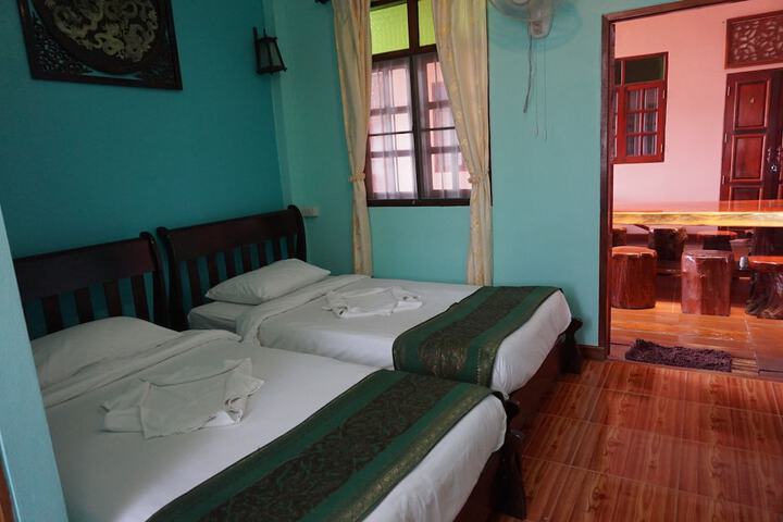 Room 4 of 30