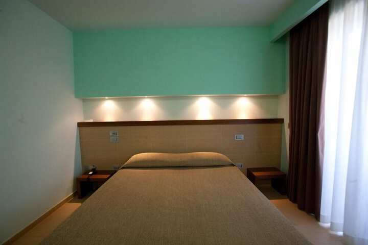 Room 8 of 53