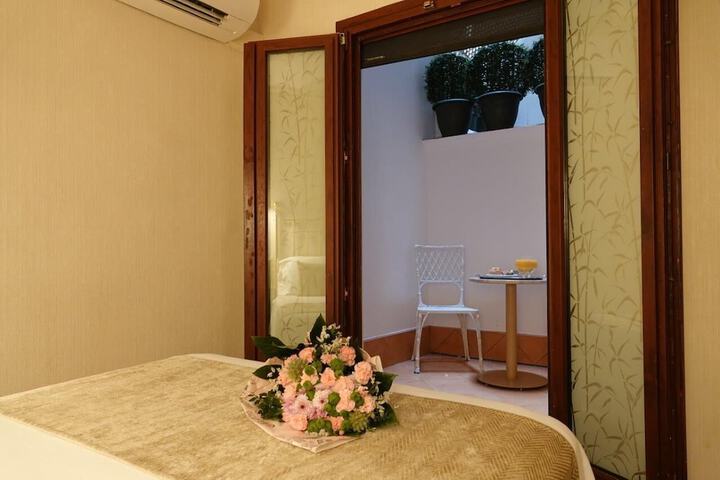 Room 30 of 85