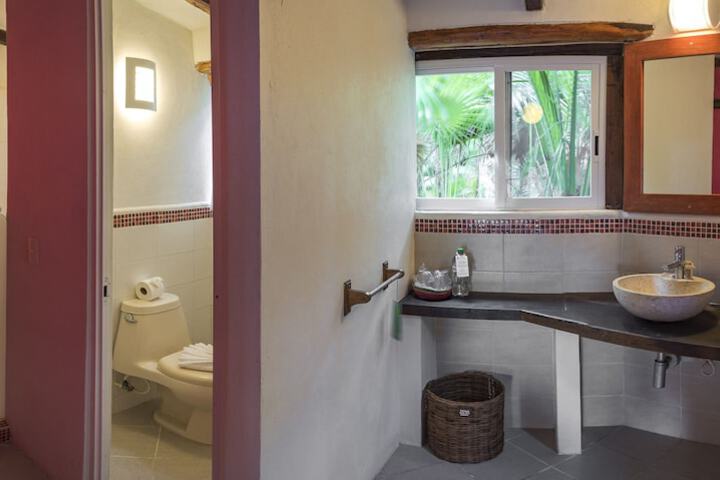 Room 37 of 163