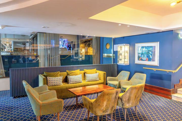 Guest Lobby