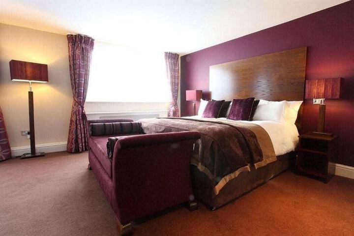 Room 4 of 52