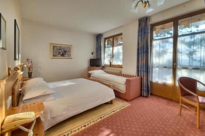 Room 3 of 39