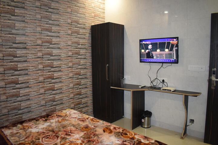 Room 21 of 49