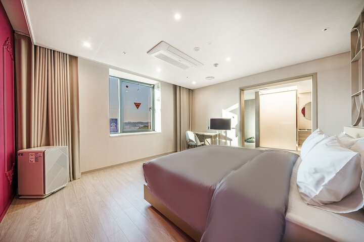 Room 20 of 94