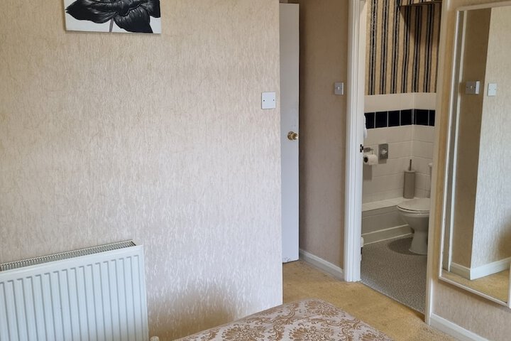 Room 43 of 184