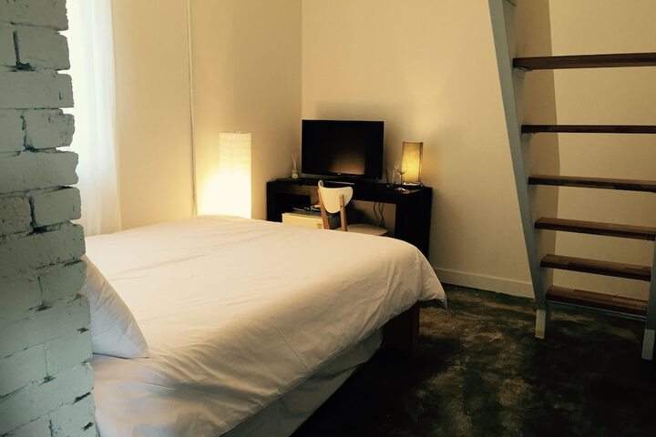Room 16 of 155