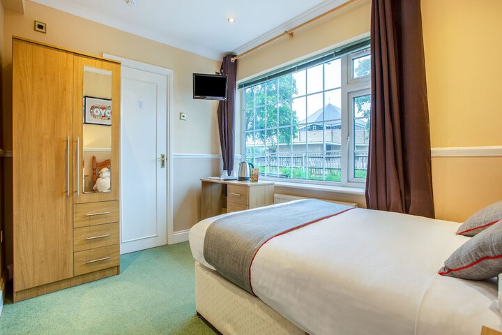 Room 21 of 38
