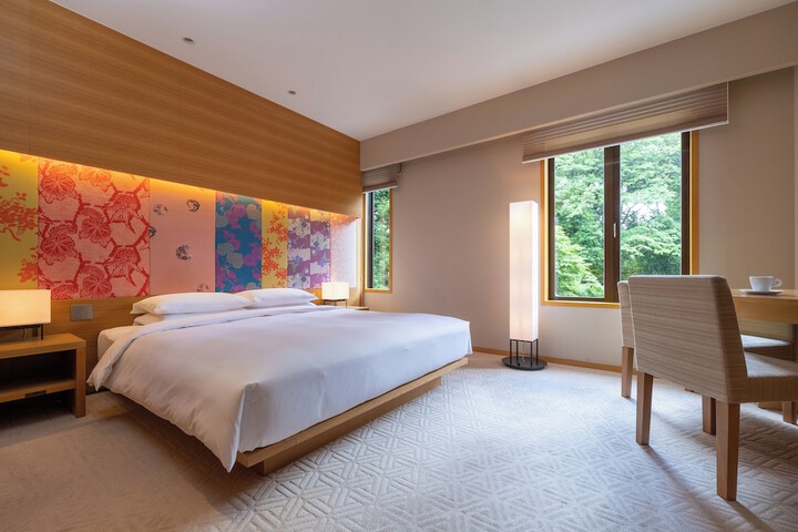 Room 19 of 108