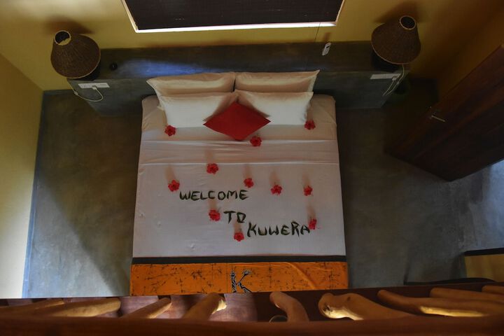 Room 13 of 33