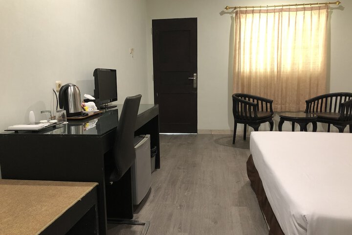Room 8 of 22
