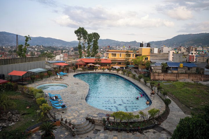 Pool 26 of 60