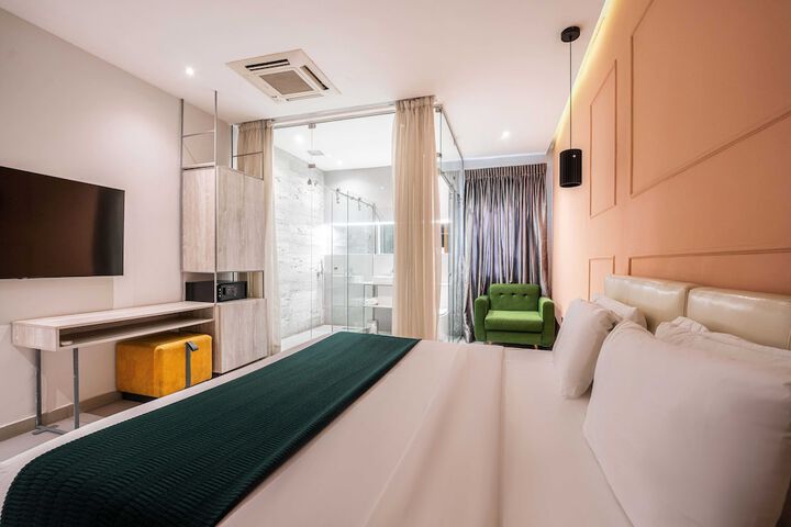 Room 52 of 61