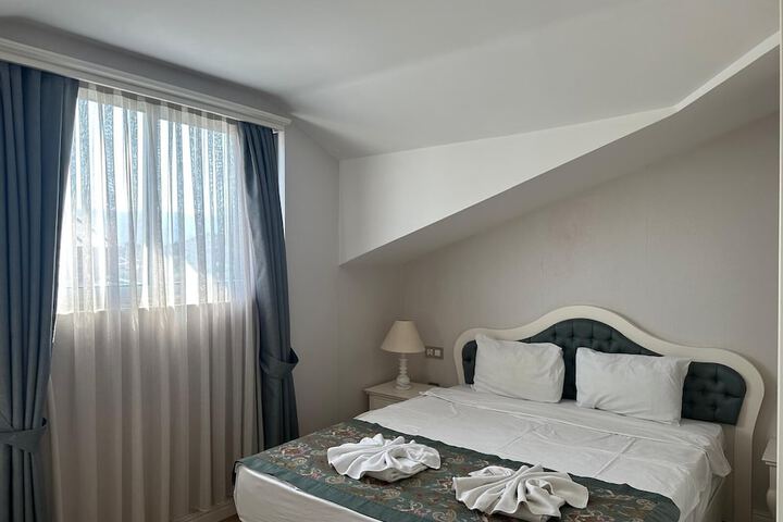 Room 14 of 49