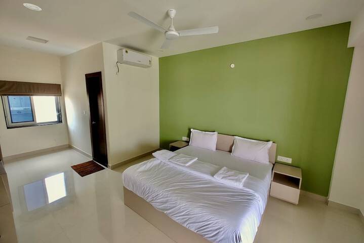 Room 3 of 25
