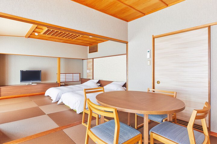 Room 11 of 82