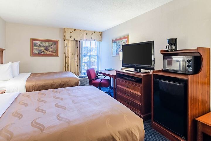 2 Double Beds (4 of 5)