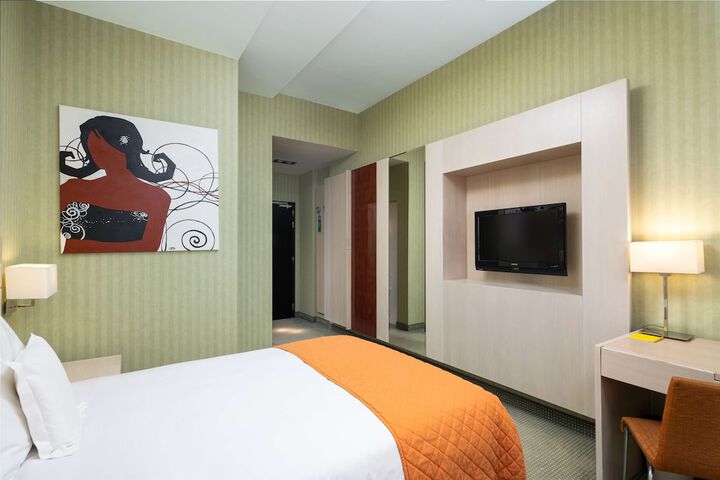 Room 11 of 75