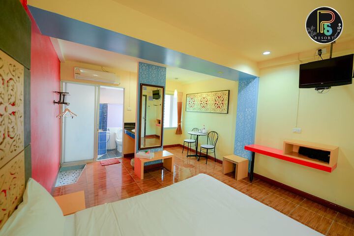 Room 4 of 25
