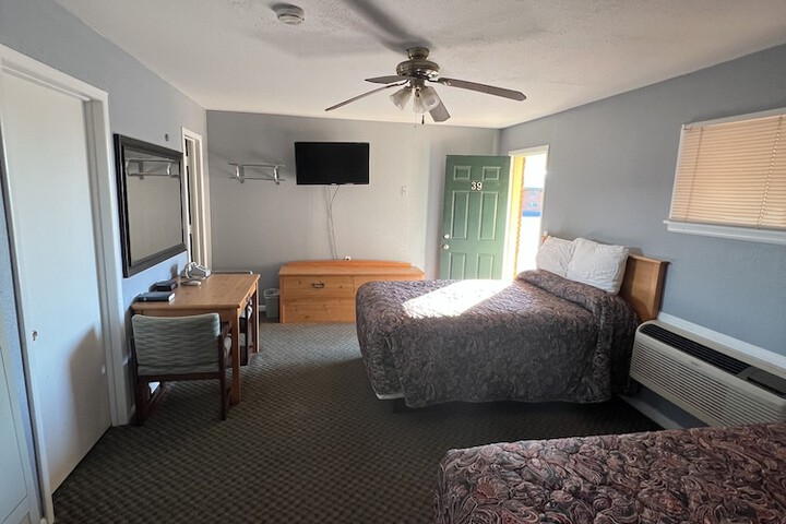 Room 13 of 26